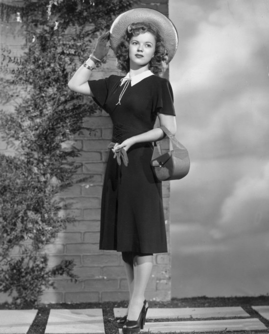 秀蘭鄧波兒去世 罕見(jiàn)大照片回顧童星一生