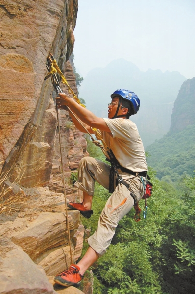 本周末，到萬仙山看“峭壁上的芭蕾”