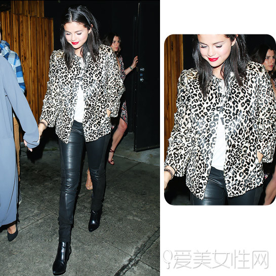 明星穿皮褲配豹紋，酷感十足