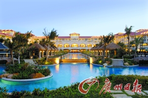 溫泉酒店全景氣派輝煌。