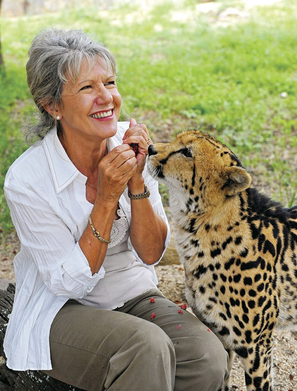 　　自然保護(hù)區(qū)、瀕危動物 中心、奢華營地酒店,無一不是Lente女士熱愛動物和大自然的杰作
