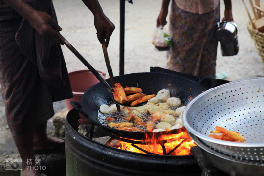 緬甸，繽紛的街邊平民小吃