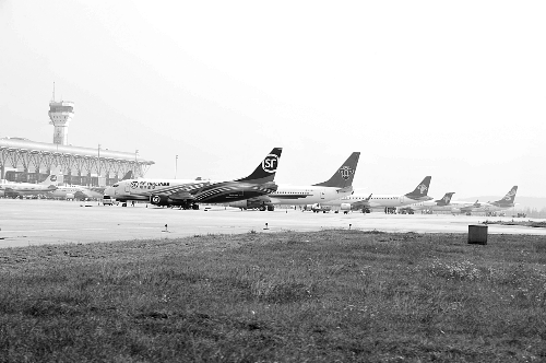 鄭州新鄭國際機(jī)場的順豐航空