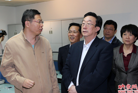 5月9日上午11點(diǎn)10分，河南省委書(shū)記郭庚茂一行來(lái)到映象網(wǎng)視察。映象網(wǎng)記者 邵恰 段晉哲攝