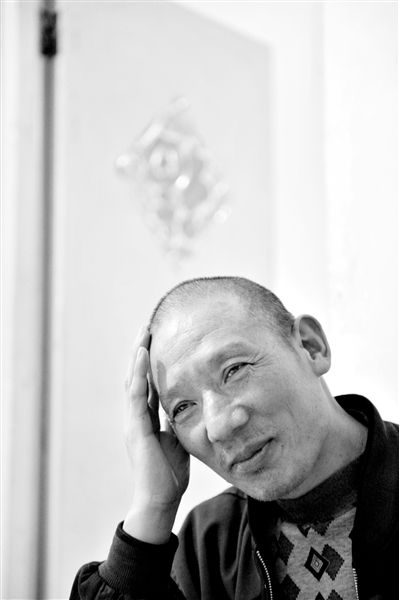 因涉嫌一起奸殺幼女事件，李懷亮被羈押近12年，三次審判，三次因“證據(jù)不足”被撤銷。 本版圖片均為資料圖片