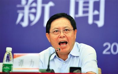 　譚力 男，1955年10月生，漢族，重慶市人，大學(xué)學(xué)歷，有知青經(jīng)歷。2009年3月前，一直在四川工