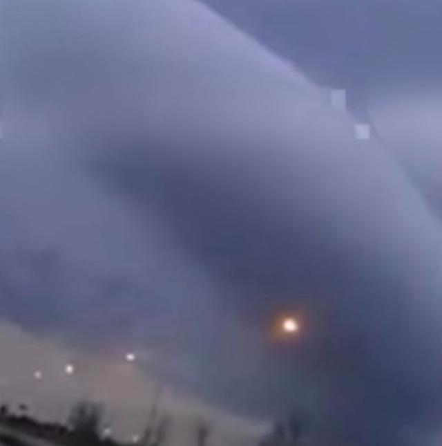 阿根廷上空驚現(xiàn)奇怪云團 嚇壞當?shù)鼐用?圖)