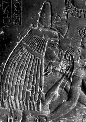 墓中壁畫顯示，馬婭把年幼的圖坦卡蒙抱在膝上。