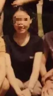 吳老師教音樂，已在該校工作十幾年。