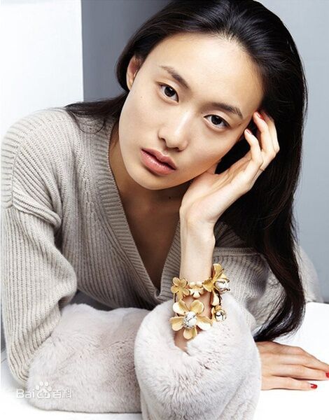 陳冠希女兒首曝光 陳冠希女友是誰？秦舒培個人資料照片家庭背景