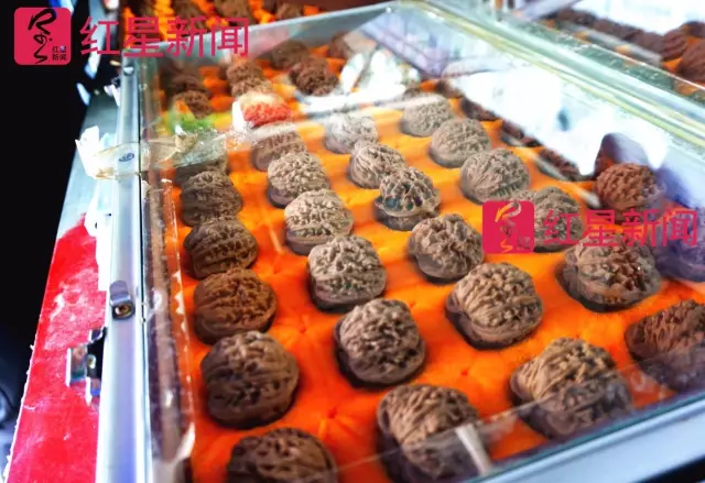 文玩核桃遇冷由幾萬一對降到5元沒人要？商戶否認