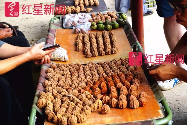 文玩核桃遇冷由幾萬一對降到5元沒人要？商戶否認