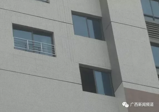 12日上午，經(jīng)過醫(yī)院治療后，女子華某已經(jīng)清醒，并能開口說話。華某對民警說：