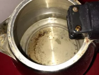 太惡心！女游客竟用酒店燒水壺煮自己的臟內(nèi)褲