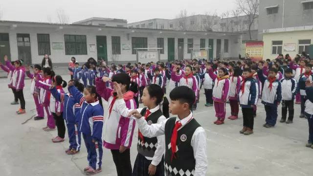 關(guān)愛留守兒童送溫暖，帶去我們冬日的關(guān)愛