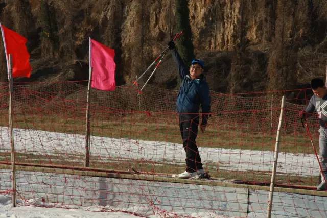 這幾個(gè)帥氣的姿勢(shì)，真的像專(zhuān)業(yè)級(jí)選手了呢