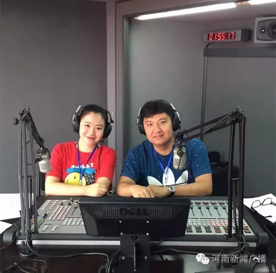 河南新聞廣播主持人趙凱、田羽全程現(xiàn)場(chǎng)直播