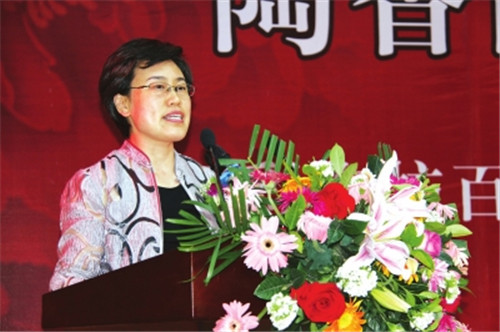 洛陽(yáng)市委常委、組織部部長(zhǎng)，洛陽(yáng)市關(guān)心下一代工作委員會(huì)主任陳向平致辭