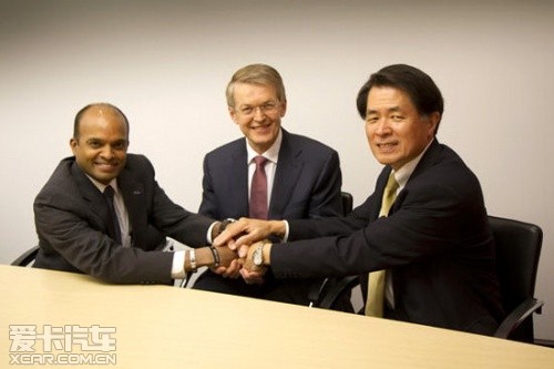 福特副總裁拉茲·奈爾、戴姆勒董事托馬斯·韋伯、日產副總裁山下光彥