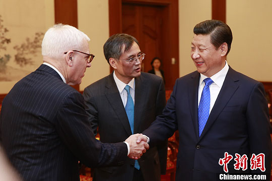 10月23日，中國(guó)國(guó)家主席習(xí)近平在北京釣魚臺(tái)國(guó)賓館會(huì)見清華大學(xué)經(jīng)濟(jì)管理學(xué)院顧問委員會(huì)海外委員。