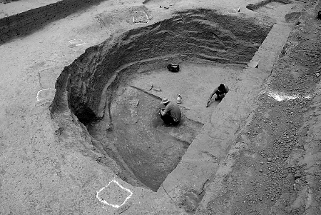 ?？h黎陽倉考古發(fā)掘現(xiàn)場。 張志嵩　攝