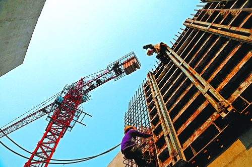 箱基槽正在施工。