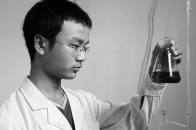 安陽(yáng)窨井冒“紅”水 污水處理水泵超載運(yùn)行所致