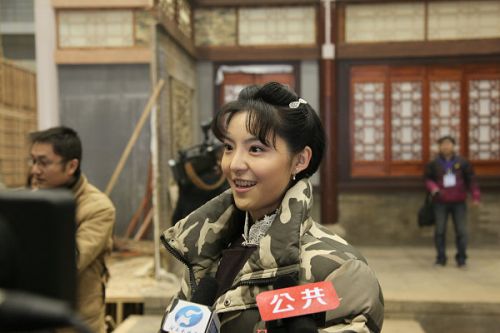 《大河兒女》演員接受媒體專訪。