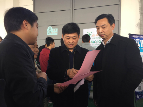 學(xué)院院長、黨委書記黃乾及其他院領(lǐng)導(dǎo)親臨現(xiàn)場指導(dǎo)工作