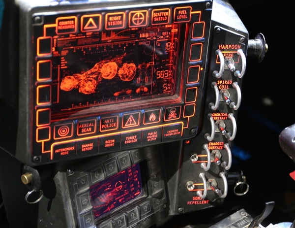 《蝙蝠俠大戰(zhàn)超人》新款戰(zhàn)車(chē)