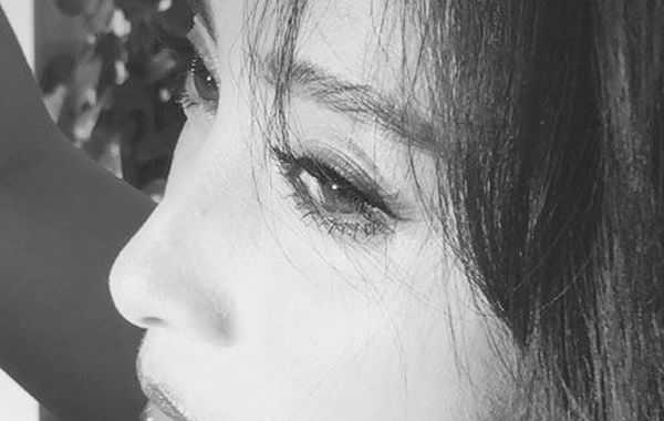 蔣勤勤吊帶美照。