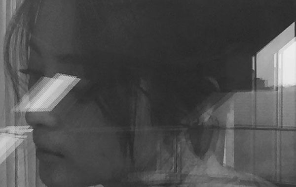 蔣勤勤吊帶美照。