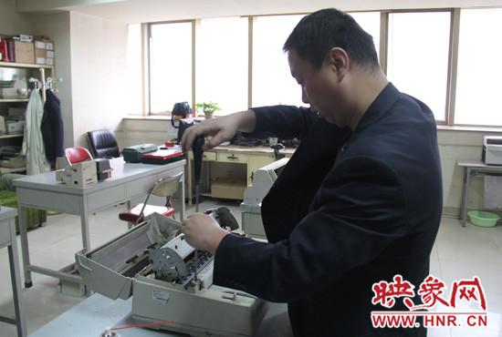 現(xiàn)在的陸涌經(jīng)常被同事成為“治療疑難雜癥的行家”、“大神”