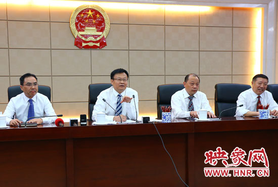 專題詢問會結(jié)束后，省人大組織召開記者提問會。