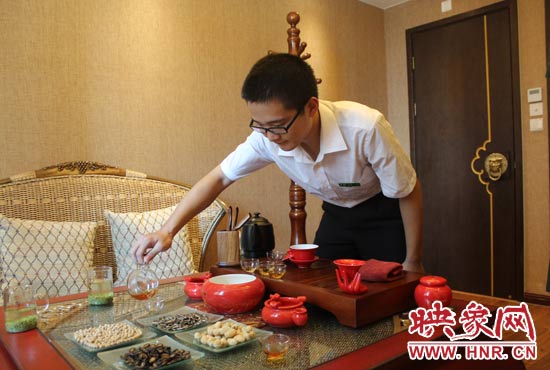 能泡好一杯茶，是李克勤今年夏天最大的收獲。