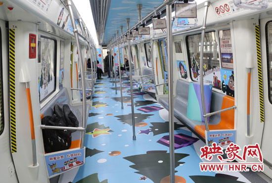 在活動(dòng)進(jìn)行過程中，乘客還可發(fā)揮創(chuàng)意，編寫與車廂主題小動(dòng)物相關(guān)的小故事。