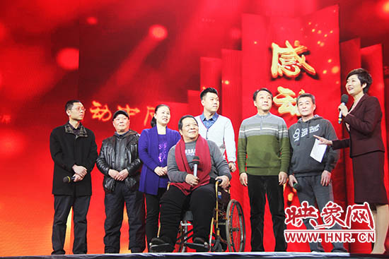 接力照顧高位截癱患者高新海的“隴海大院”愛心集體鄰居們。