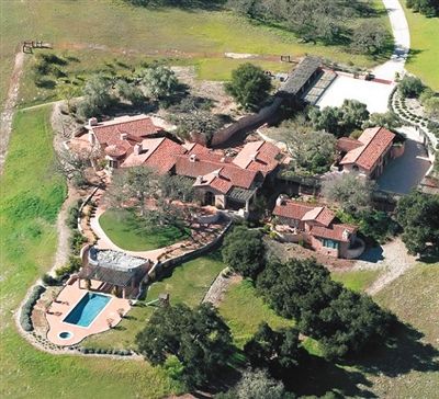 據(jù)稱這就是鄧文迪與布萊爾私會的“默多克牧場”。