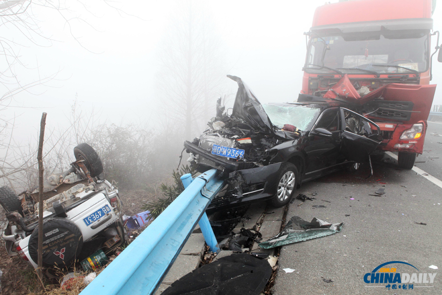 事故現(xiàn)場(chǎng)。惠斌 攝