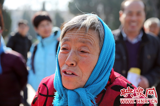 趙玉花老人講述焦裕祿的故事。