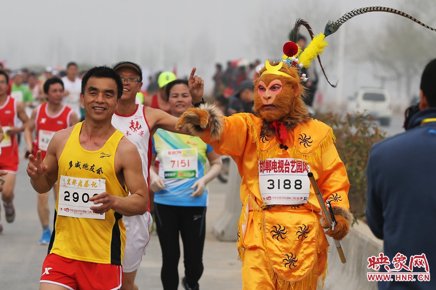 “大圣”不翻跟斗改長(zhǎng)跑了。