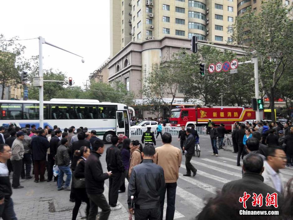 自治區(qū)和烏魯木齊市有關(guān)部門迅速處置，傷員已全部送往醫(yī)院救治。