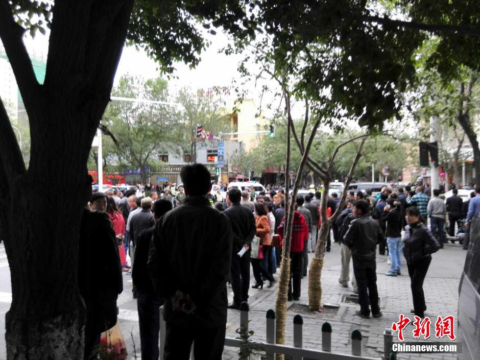 自治區(qū)和烏魯木齊市有關(guān)部門迅速處置，傷員已全部送往醫(yī)院救治。