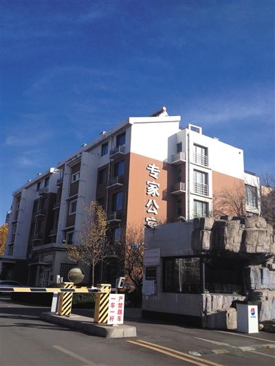 馬超群母親張桂英的一處房產(chǎn)，位于秦皇島開發(fā)區(qū)專家公寓內(nèi)，該房產(chǎn)為馬家巨款、黃金藏匿處。