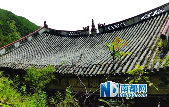 　照光寺在致歉微博中稱，該寺位于蒼山之上，年久失修，且沒有防火通道。