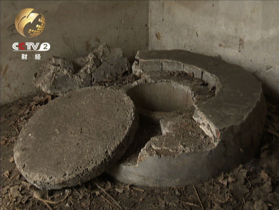 2013年一場(chǎng)嚴(yán)重的干旱席卷馬振撫鄉(xiāng)村里的井卻打不出水來村民們種植的水稻損失嚴(yán)重