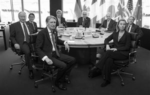 4月15日，日本外相岸田文雄（左二）參加G7外長會(huì) 新華社發(fā)