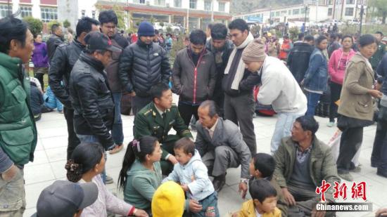 圖為西藏日喀則市吉隆縣吉隆鎮(zhèn)現(xiàn)場(chǎng)。 李國(guó)偉 攝