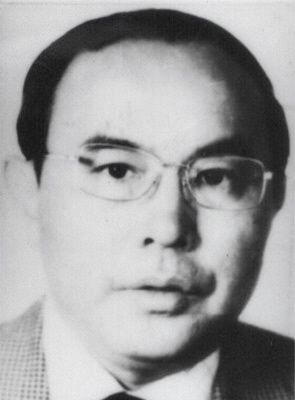 胡玉興 現(xiàn)年59歲，外逃前任山西省太原市住房制度改革辦公室主任，2002年7月逃往澳大利亞或新西蘭。