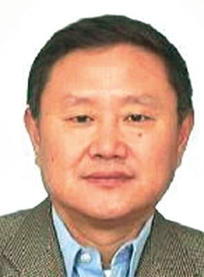 胡奉憲 現(xiàn)年60歲，外逃前任四川韻律實業(yè)發(fā)展公司總經(jīng)理、董事長，2009年11月逃往美國或澳大利亞。